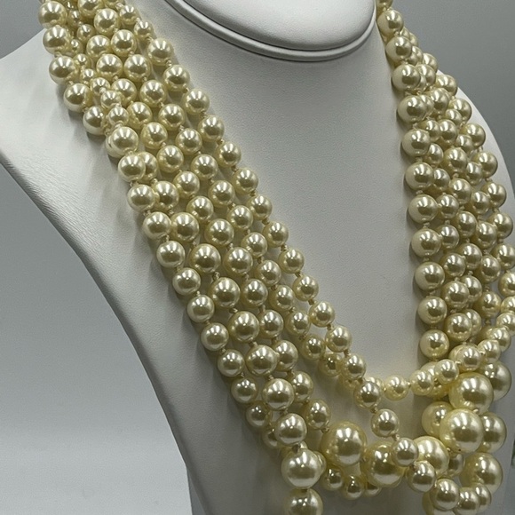 J. Crew Signed Chunky 5-Strand Cream Colored individually Knotted Pearl Necklace - Picture 4 of 11